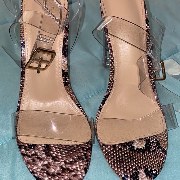 Clear with snake skin - Picture 2 of 2